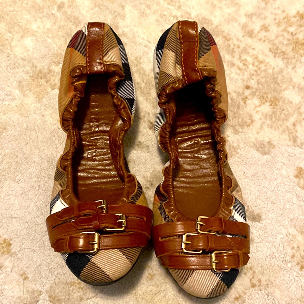 Burberry Classic Plaid Flats Scrunchie 6.5